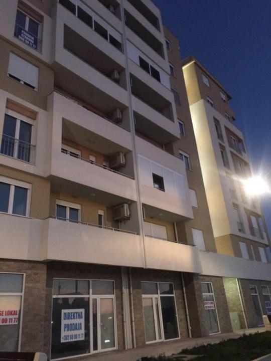 Apartament Dvosoban Stan U Ulici Rista Lekica Bar Zewnętrze zdjęcie